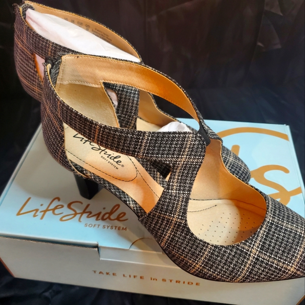 Life Stride Tweed Pump Size 11M